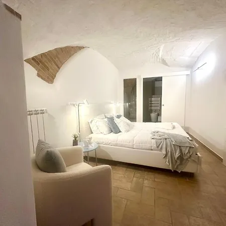 Apartment Medieval Hydro Chrome Kingsize Therapy In *